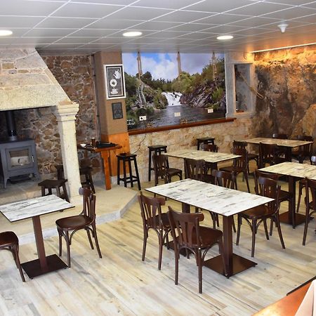 O Cabanel Albergue-Bar Villastose Eksteriør billede